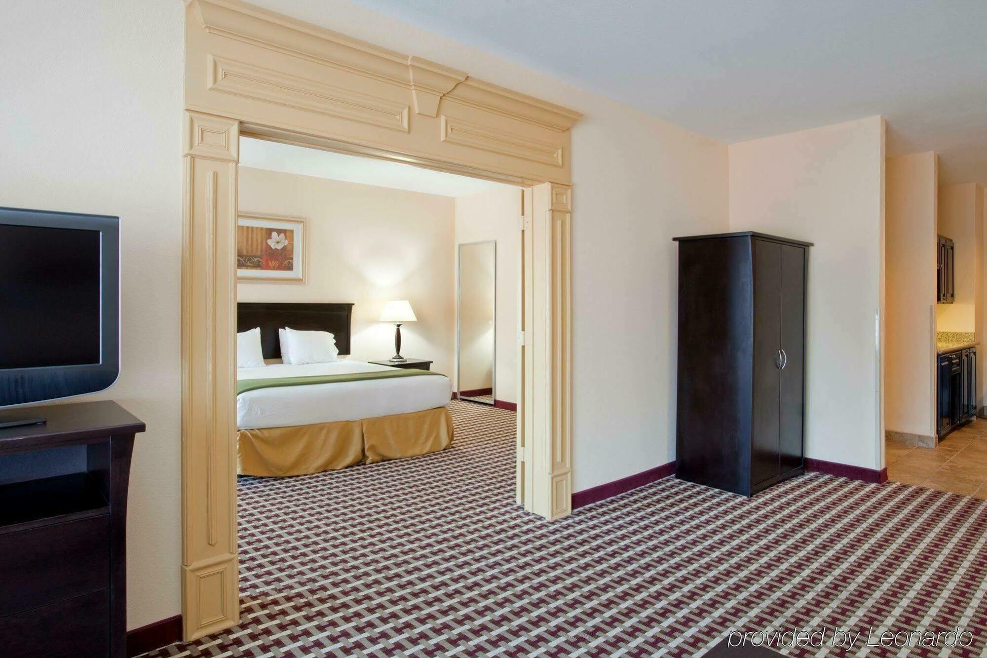 Holiday Inn Express & Suites Laurel, An Ihg Hotel Zimmer foto